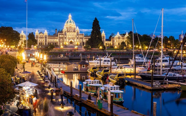 Victoria one day tour: Visit British Columbia Parliament Buildings